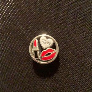 Kiss pandora charm